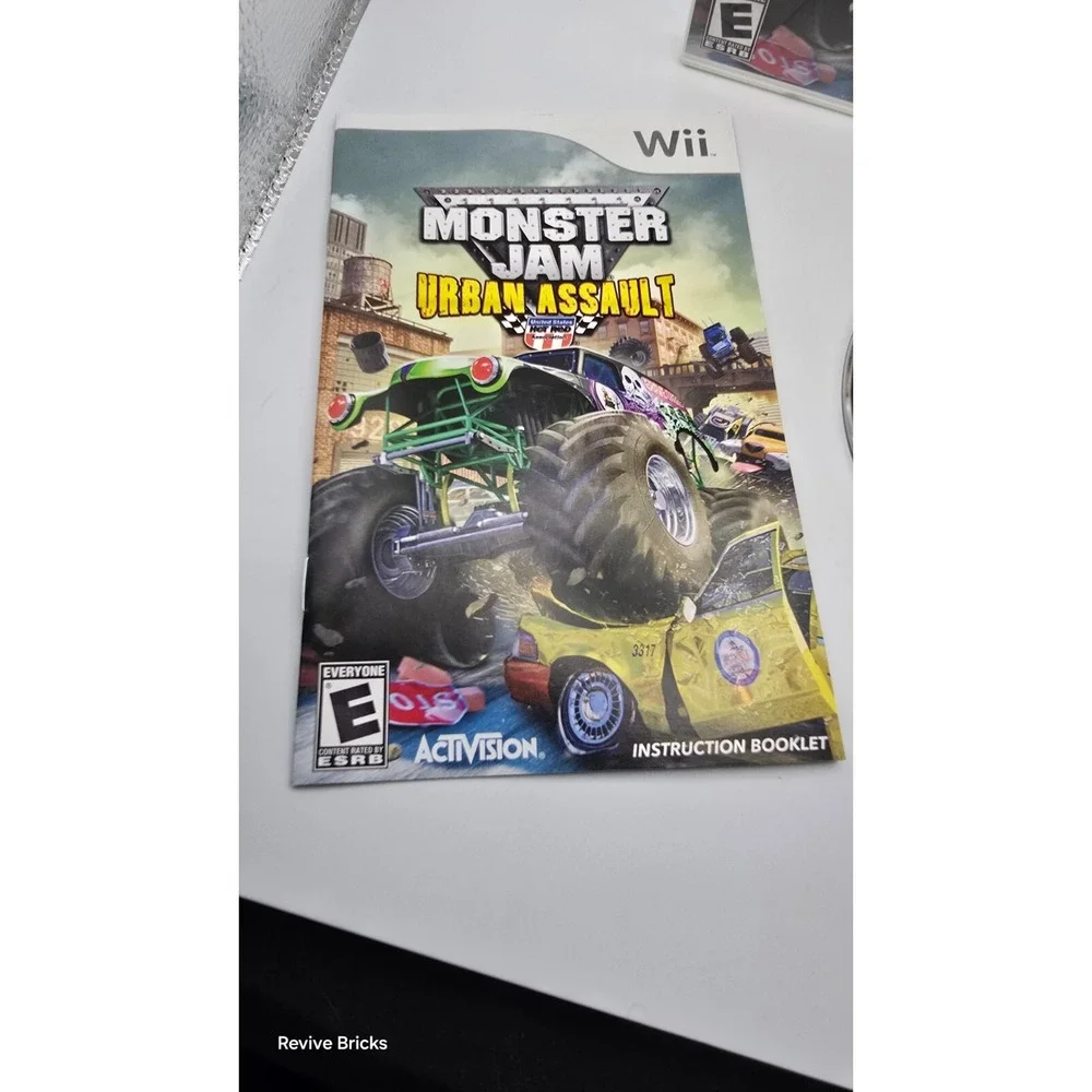 Monster Jam: Urban Assault (Nintendo Wii 2008) CIB Complete Tested Working Great